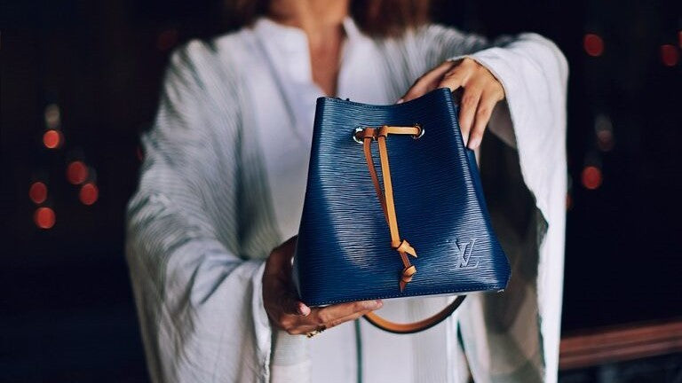 half-front-bag-in-focus-768x675